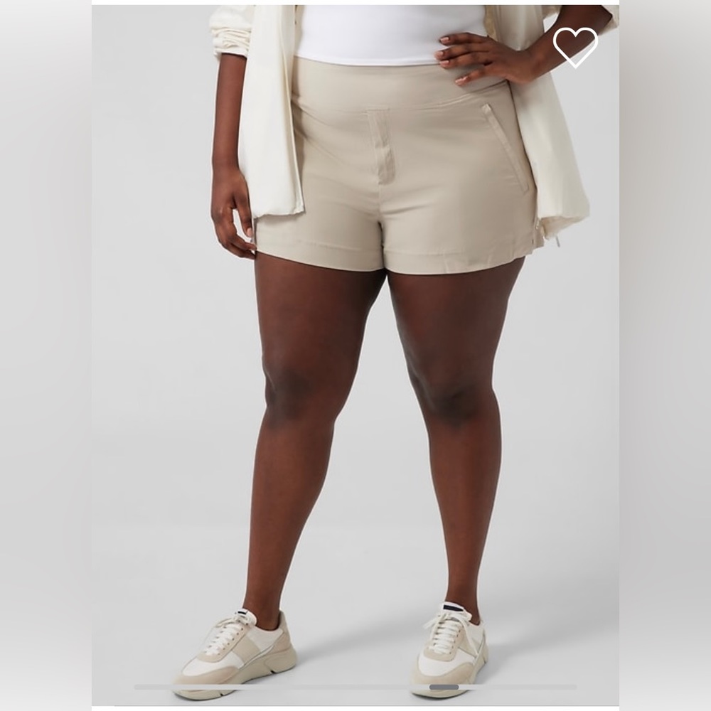 Athleta Trekkie North Short; NWT